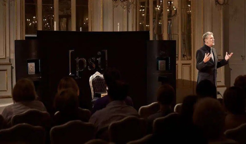 [psi] book event — author and audience by piano